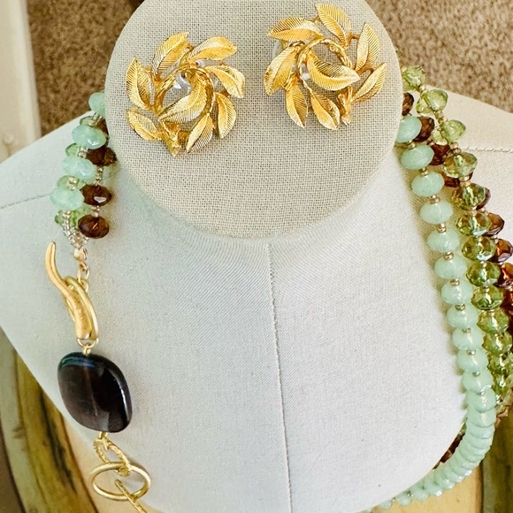 Vintage NAPIER Earrings & Beautiful Necklace - Picture 5 of 15